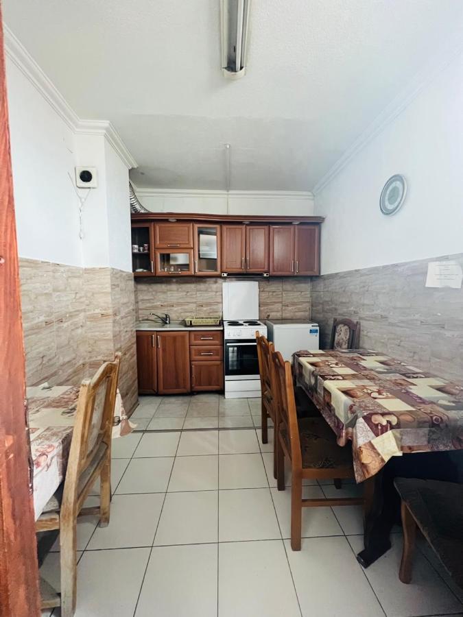 Guest House Velania พริสตีนา ภายนอก รูปภาพ